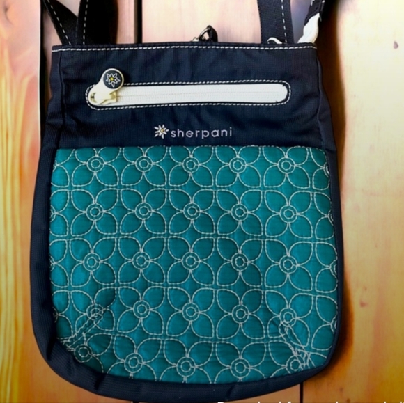 Cute crossbody - Picture 3 of 3